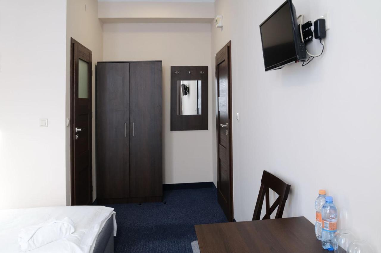 Prázdninový areál Baza Hotelowa Bobrowiecka 9 Varšava